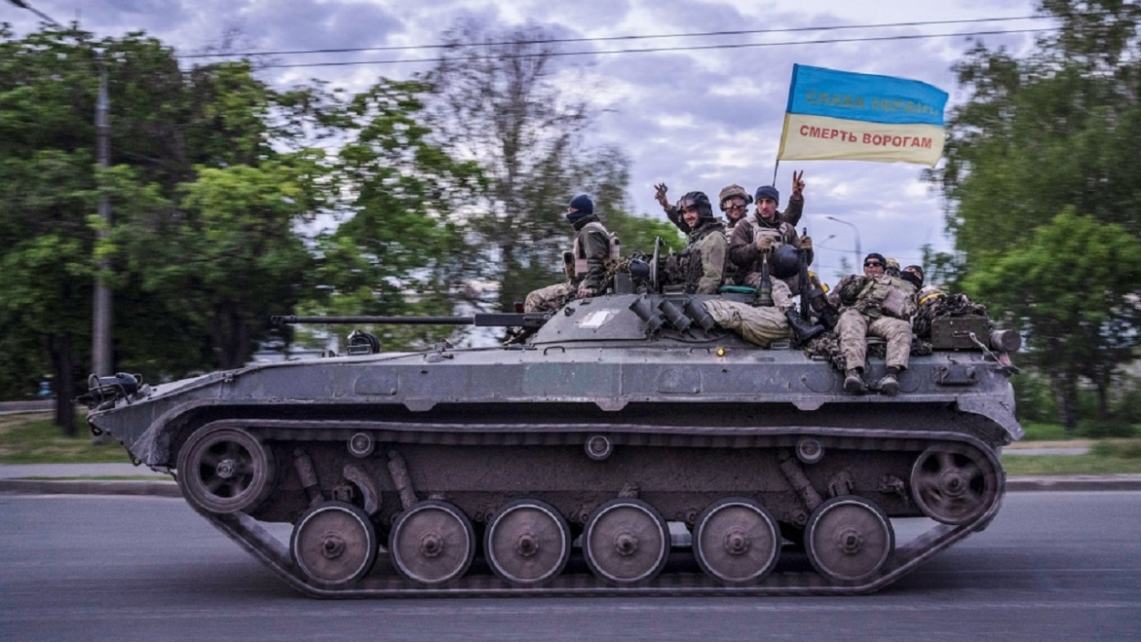 Az ukrán csapatok délen és Bahmut irányába fokozzák az ellentámadást