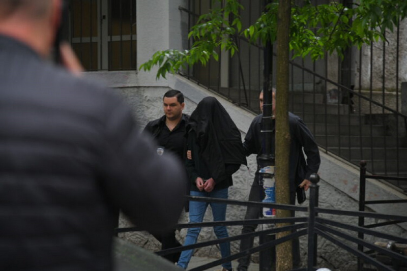 Simán megússza és szabadon élhet a nyolc gyereket és egy biztonsági őrt kivégző diák