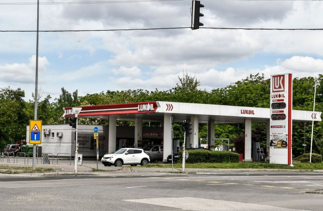 A Mol kutak után vásárlási korlátozást vezetett be a Lukoil is