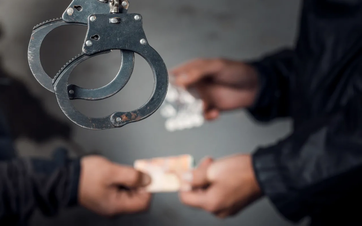 Kábítószer-kereskedőket fogtak el a rendőrök Makón és Csanádpalotán