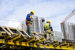 Építőipar: a cégek kétharmada követ el jogsértést