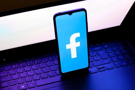  Félmillió magyar Facebook-felhasználót érhettek szankciók egy kutatás szerint