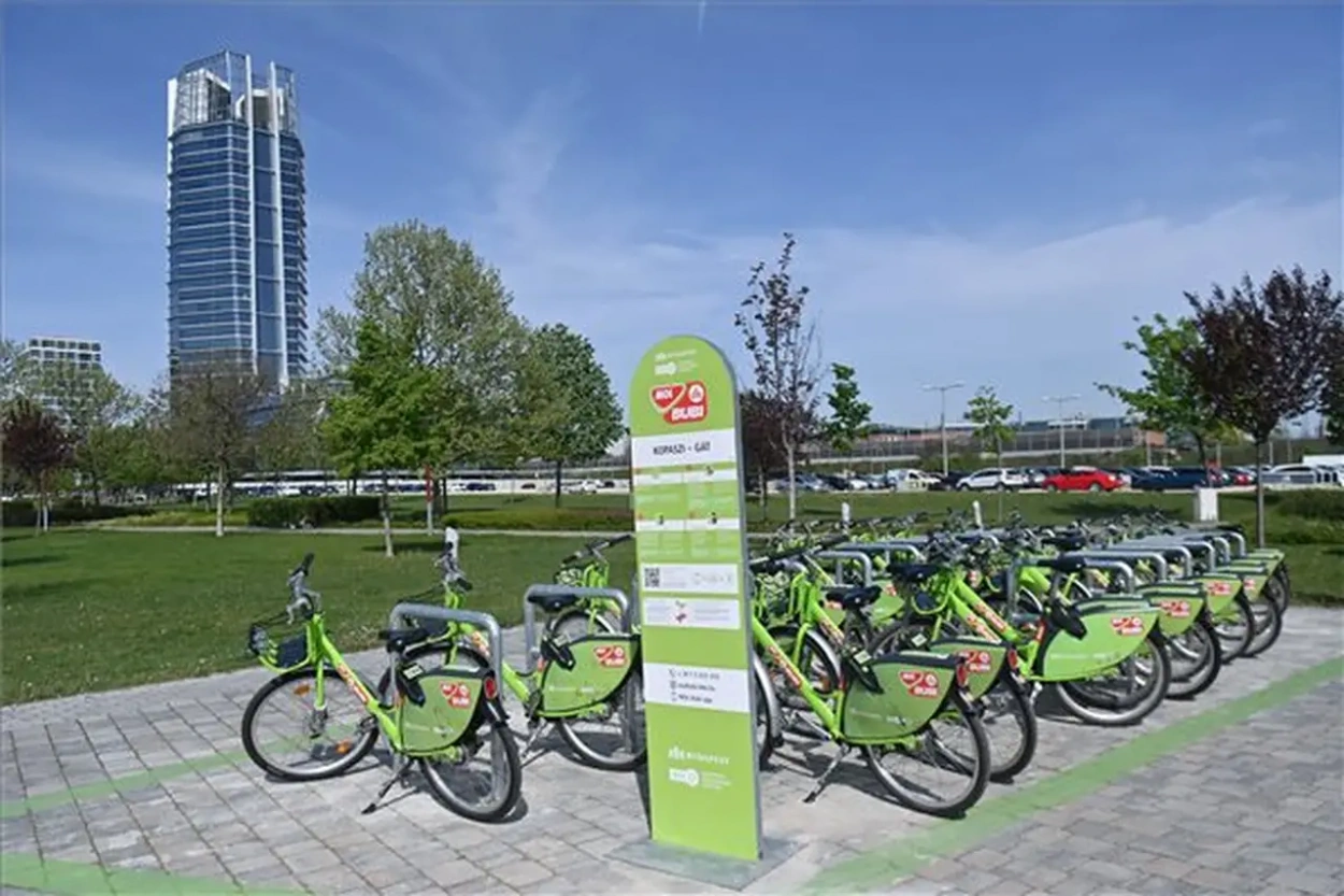 Elektromos rásegítésű kerékpárok is lesznek a fővárosi közbringa-szolgáltatásban