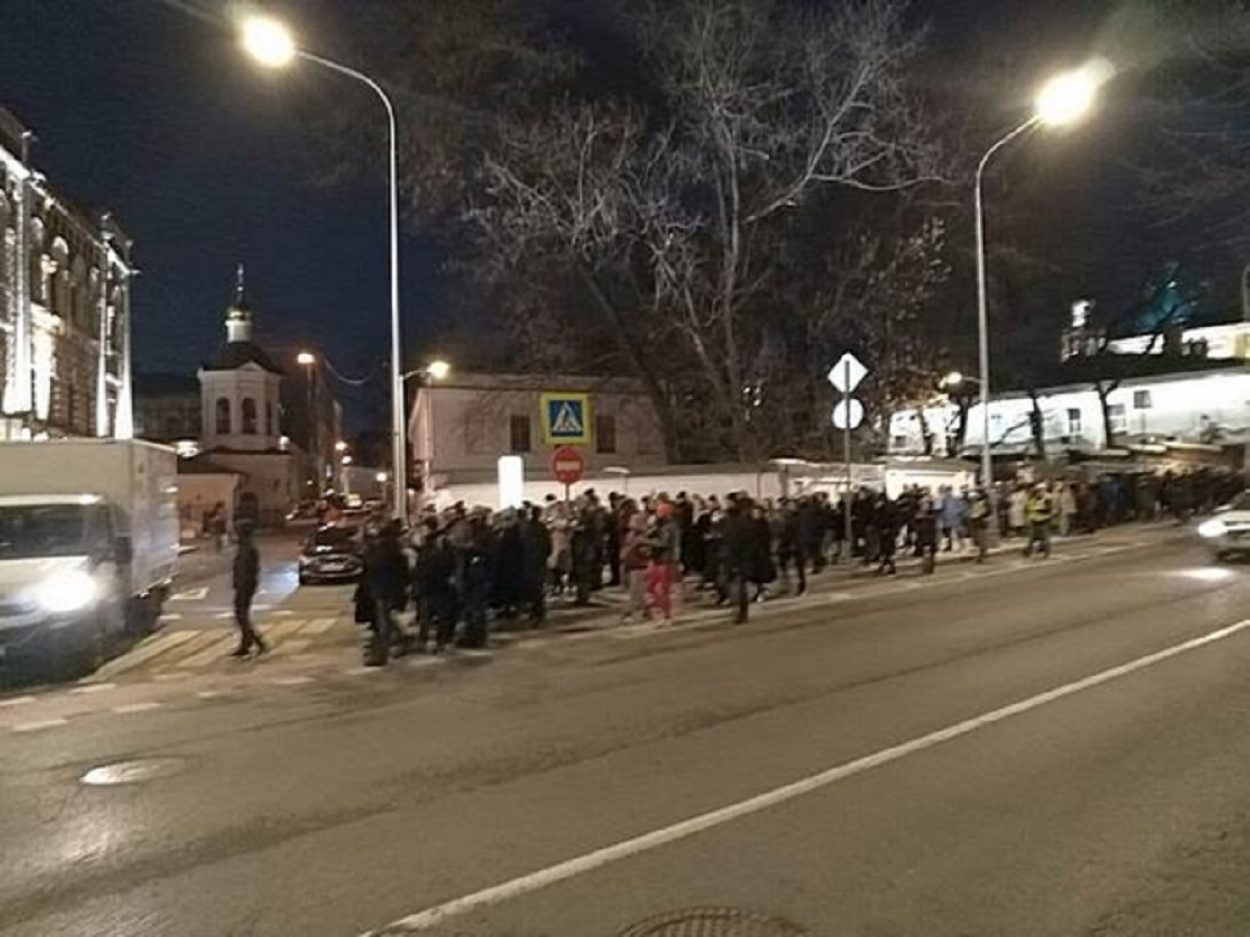 Ez már az oroszoknak is sok(k)! Egyre több városban kezdődtek Putyin-ellenes tüntetések!