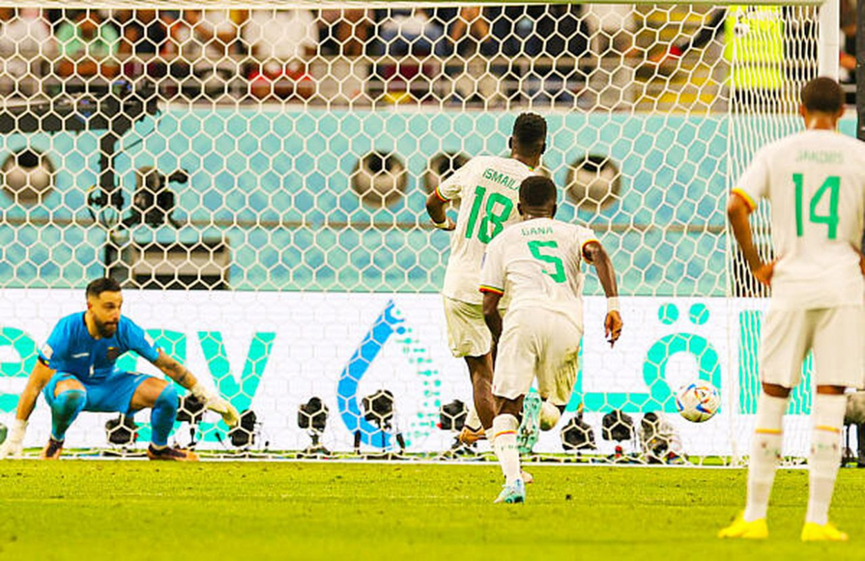 Foci-vb: sima holland továbbjutás, míg Szenegál is nyolcaddöntős