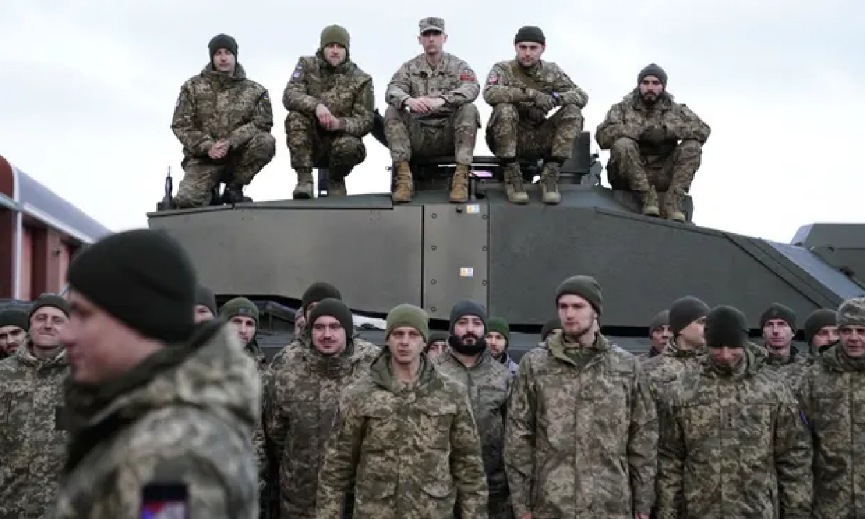 Már nemcsak megkapják a Challenger 2 harckocsikat, de kezelni is tudják az ukrán katonák
