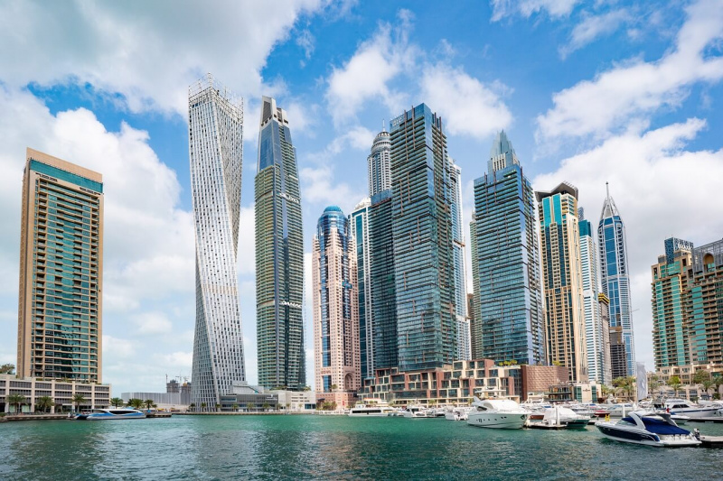 Egy világváros, ahol a magyarok a „jég hátán” is megélnek – Dubaji riport a kinti mindennapokról