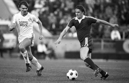  Már a mennyei világválogatottban táncol tovább Törő…