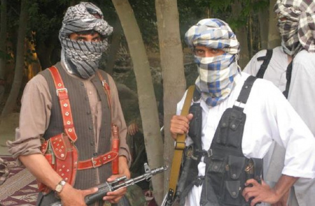  Daruval lógatták fel négy kivégzett férfi holttestét a tálibok