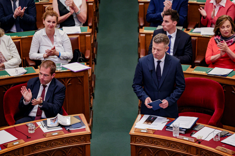 Az Országgyűlés elfogadta az ügynökakták nyilvánosságra hozataláról szóló törvényt