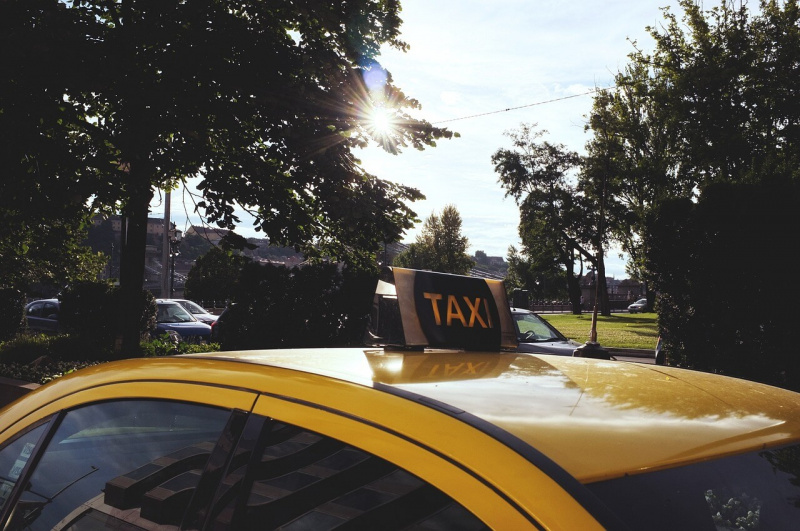 Emelkednek a budapesti taxis árak