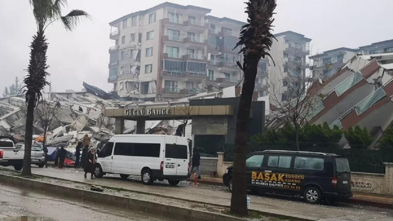 Földrengés: már 16 ezerhez közelít a halottak száma, egyre kevesebb az esély, hogy túlélőket találnak
