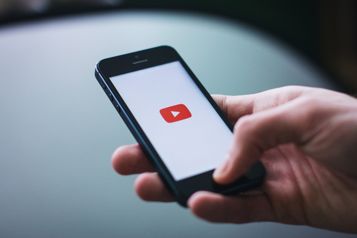 A YouTube lépett! Tanusítvánnyal látja el az orvosok és egészségügyi dolgozók videóit
