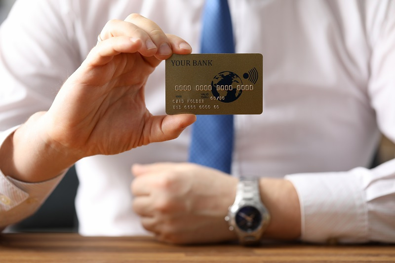 Csökkent a készpénzfelvétel, nőtt az online fizetés