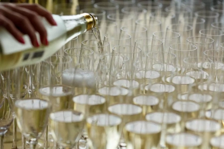  Szilveszterkor rengeteg pezsgőt fognak kibontani az olaszok