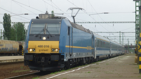  Kis híján tragédia: két vonat száguldott szembe egymással