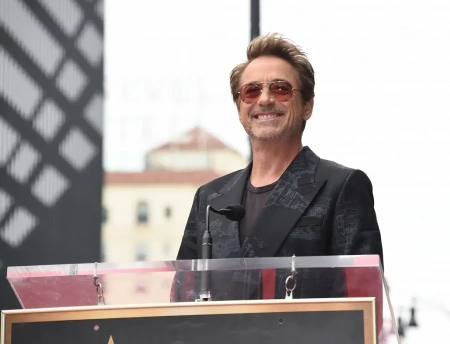  Visszatér a Marvel-univerzumba Robert Downey Jr.