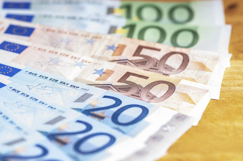 Vegyesen változott a forint árfolyama