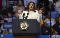 Kamala Harris elfogadja a Trump-vita szabályokat, beleértve a mikrofonok elnémítását is