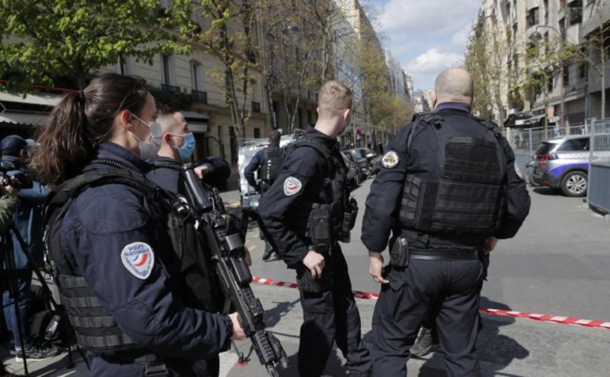 Lövöldözés volt egy párizsi kórháznál