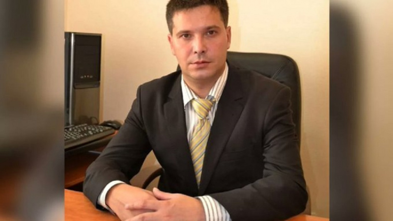 „Véletlenül” kizuhant a tizenkettedikről Putyin bírója