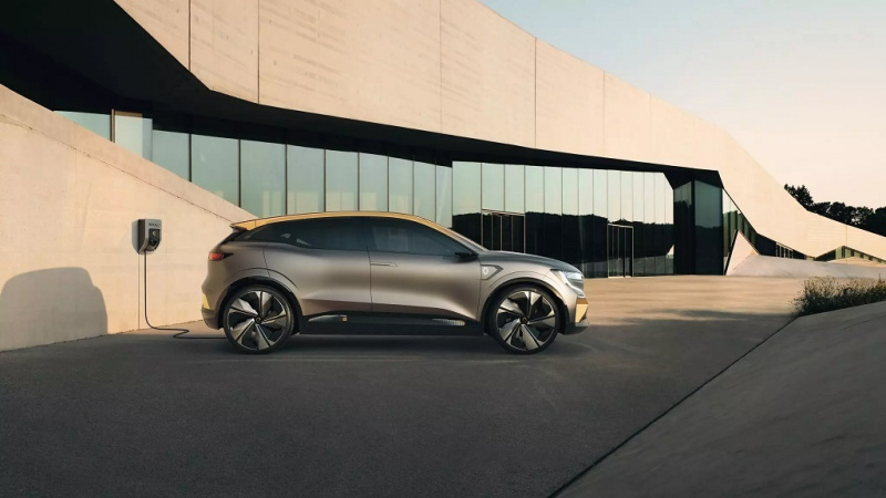 Rövidesen közúton tesztelik az elektromos Mégane-t