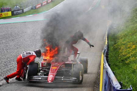  F1: Sainz kis híján bennégett a Ferrariban, de Leclerc győzelme megszépítette az olasz istálló napját